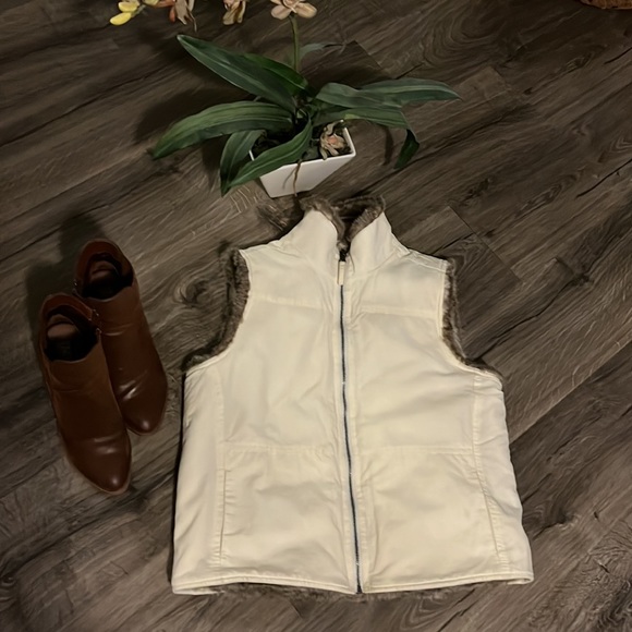 Charter Club, reversible, faux, fur vest, petite small - Picture 4 of 10